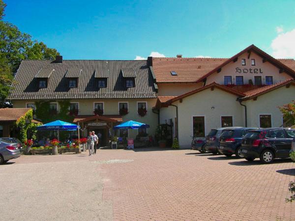 Hotel Lindenhof Hetzenbach Zell Exterior foto